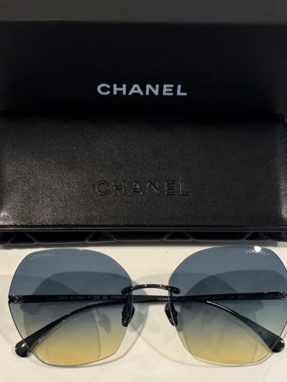 CHANEL Sunglasses